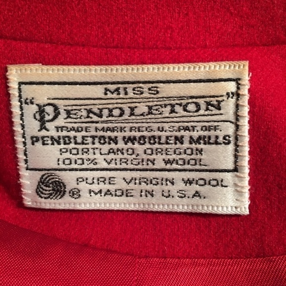 𝅺pendleton Cropped Blazer, CRIMSON RED, Pre-owned, GORGEOUS, Size 14 - Picture 3 of 10